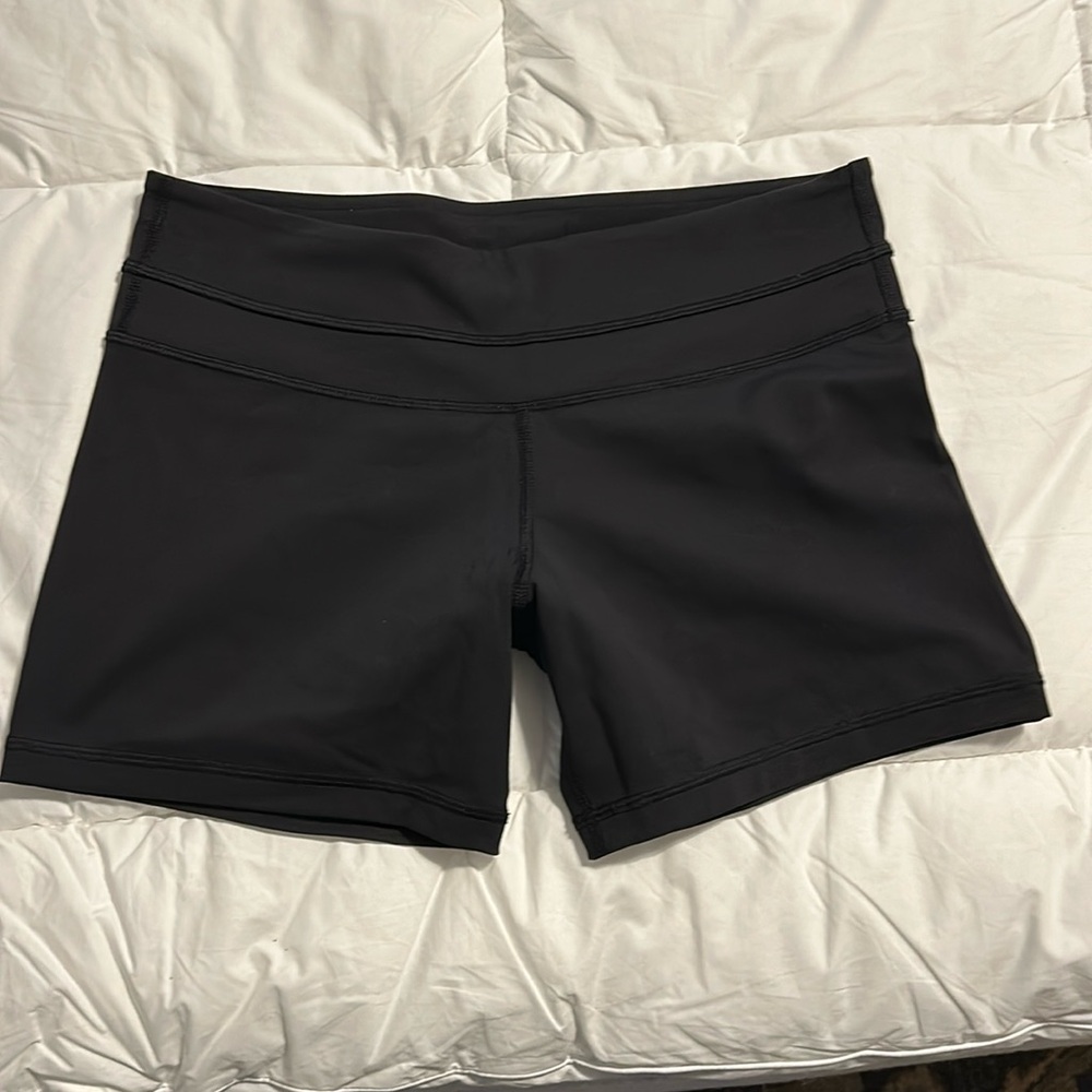 Lululemon yoga shorts size 8